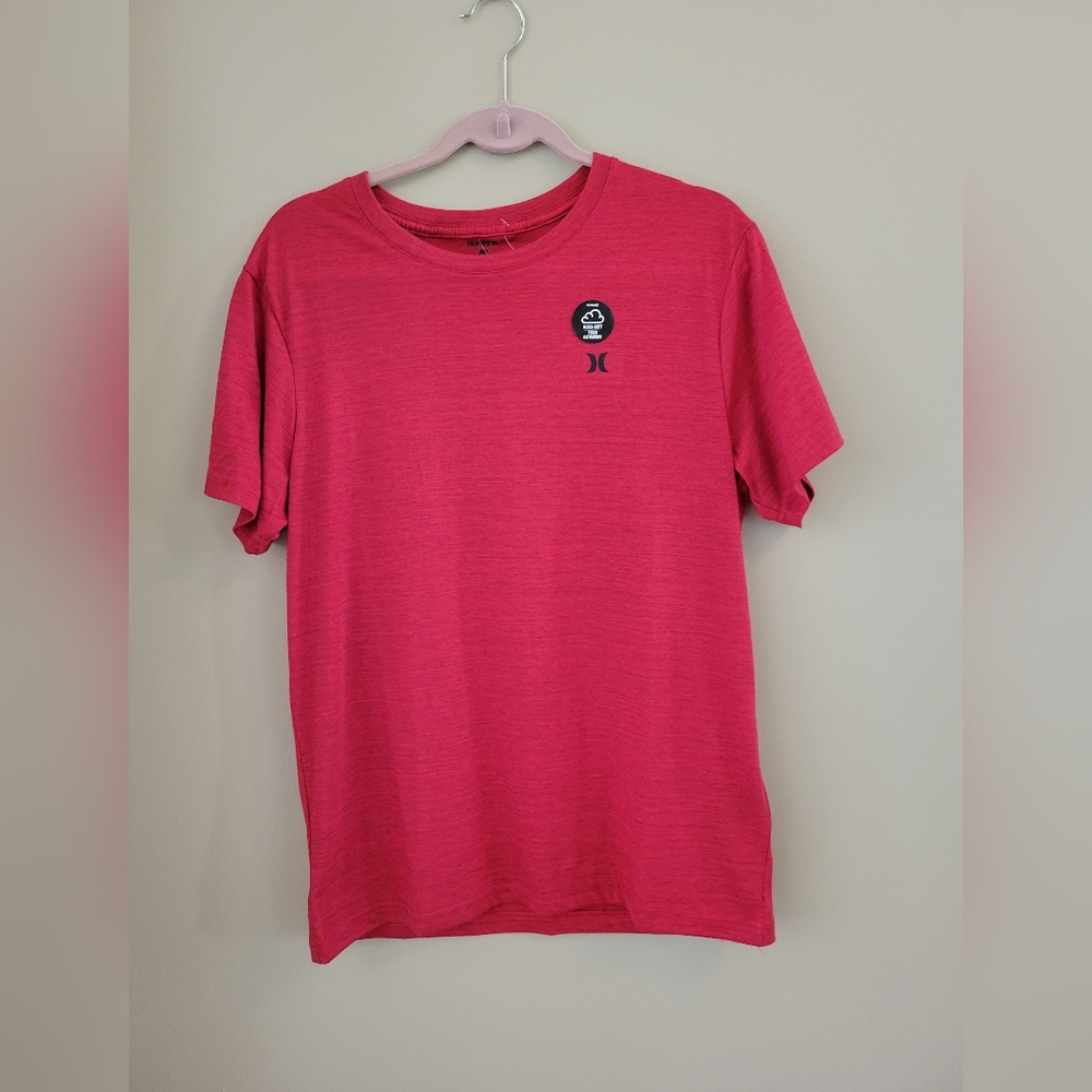 HURLEY NWT! Mens Red T Shirt - Medium